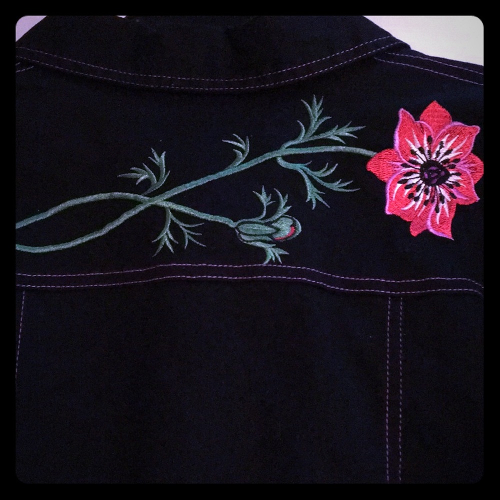Bob Mackie Floral Pattern Wearable Art Shirt - Picture 4 of 6